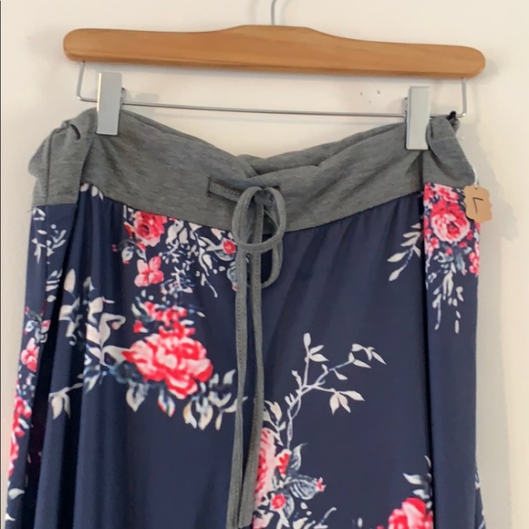 Wide leg floral lounge pants - Picture 2 of 3